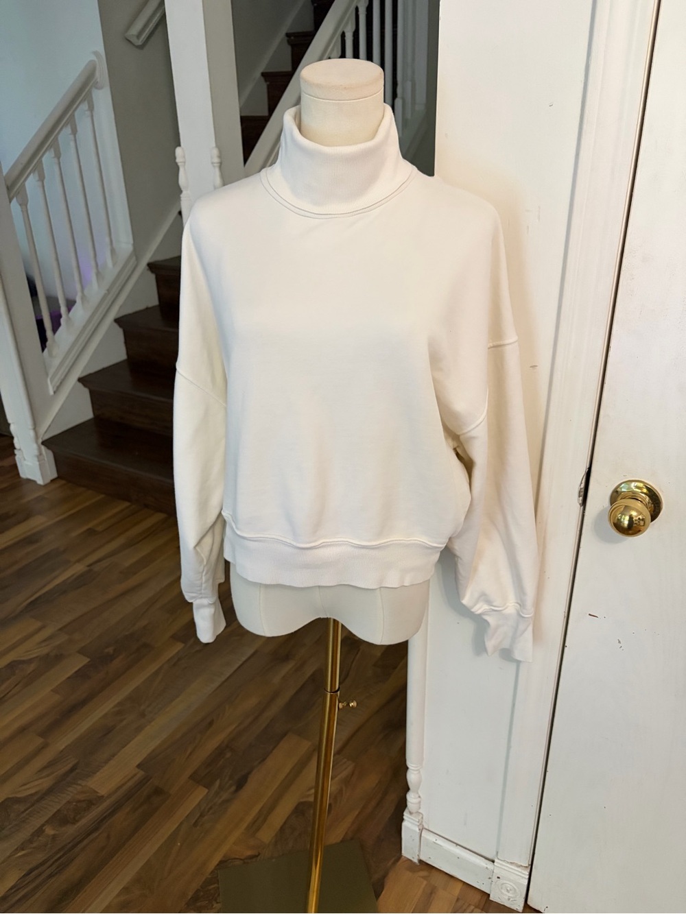 Anine Bing Ivory Cozy Turtleneck Sweatshirt, Slightly Cropped, Medium, EUC